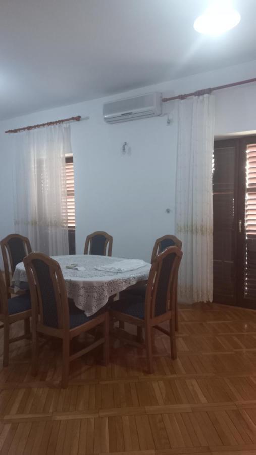 Apartments Vukasovic Kotor Bagian luar foto
